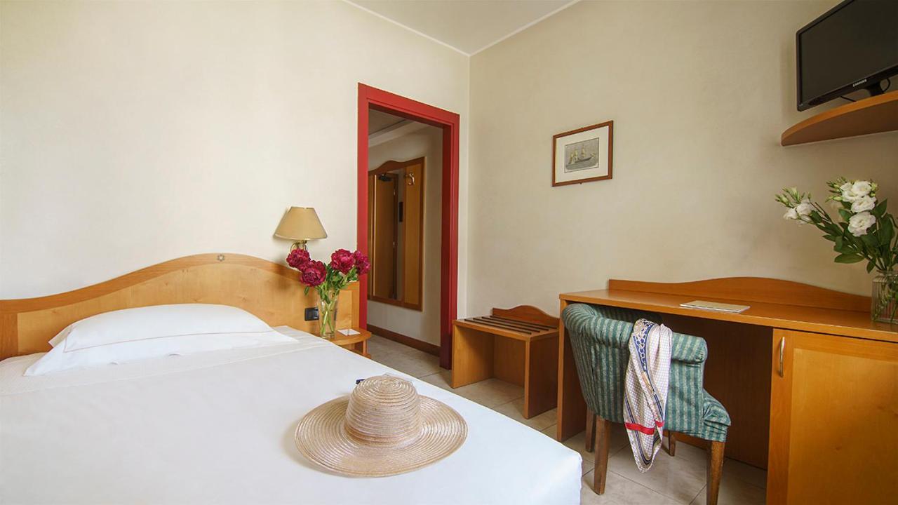 Bes Hotel Villa Zoia Boltiere Exterior photo